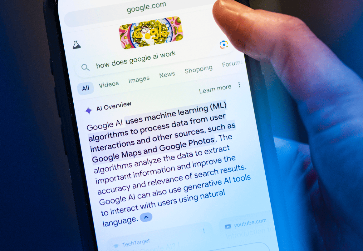 aperçu de google ai overview sur smartphone